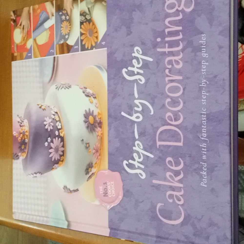 Step-by-Step Cake Decorating